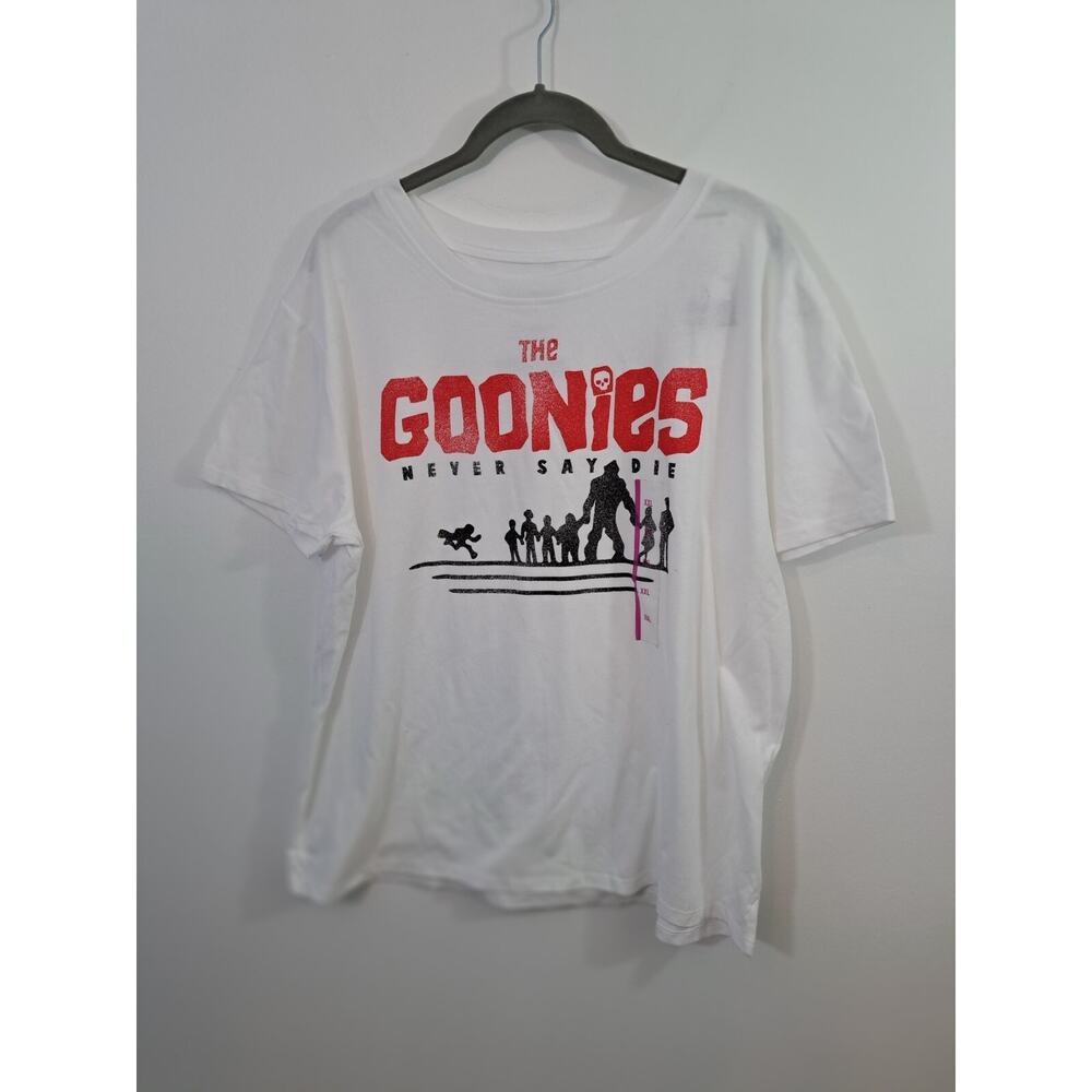Goonies "Never Say Die" White Women's Graphic Tee In Size XXL